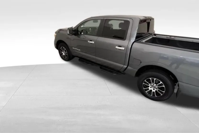 2021 Nissan Titan SV photo 1