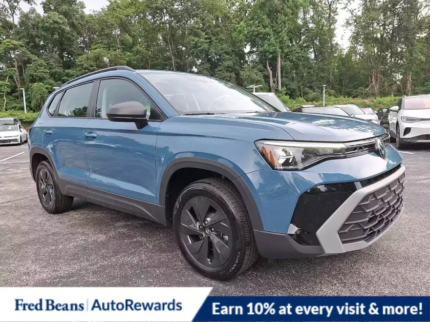 2025 Volkswagen Taos S photo 1