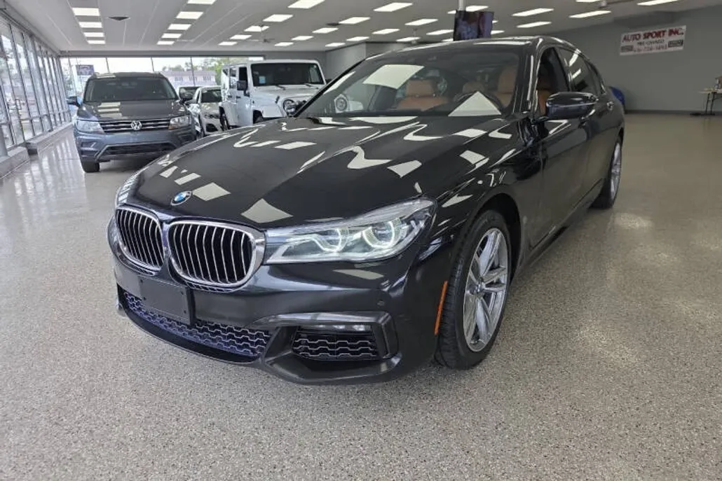 2018 Bmw 750i / B7 xDrive Sedan photo 1