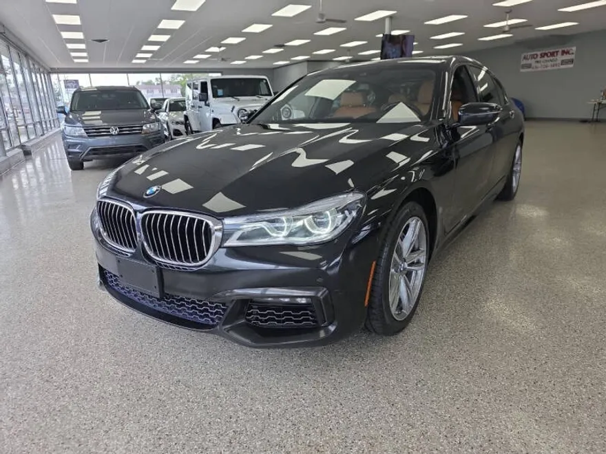 2018 Bmw 750i / B7 xDrive Sedan photo 1