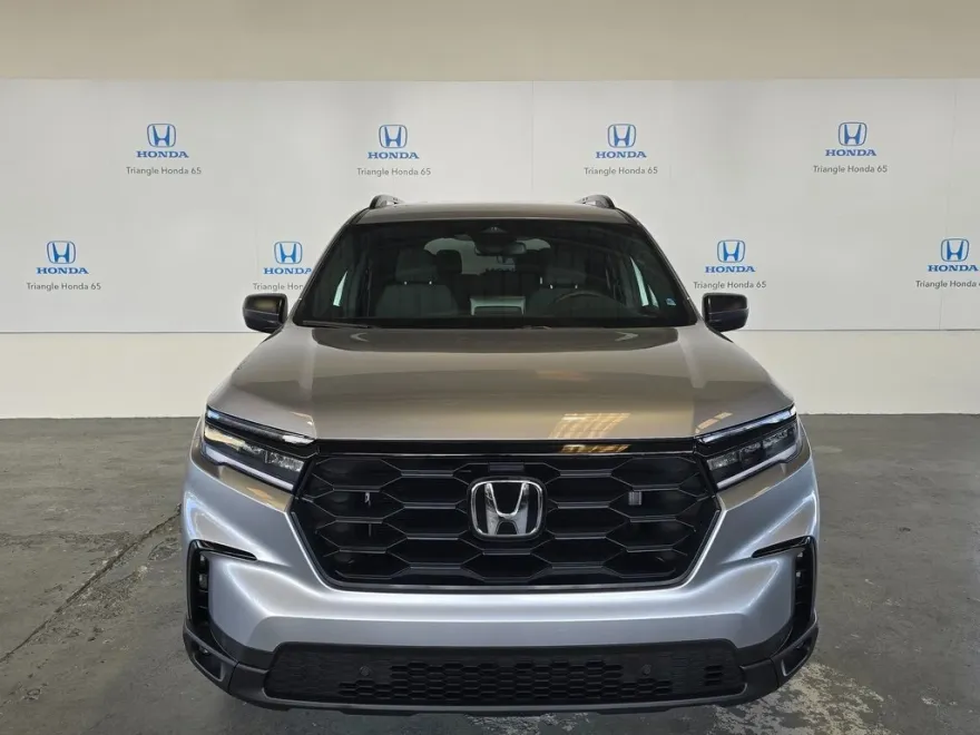 2025 Honda Pilot Sport photo 1