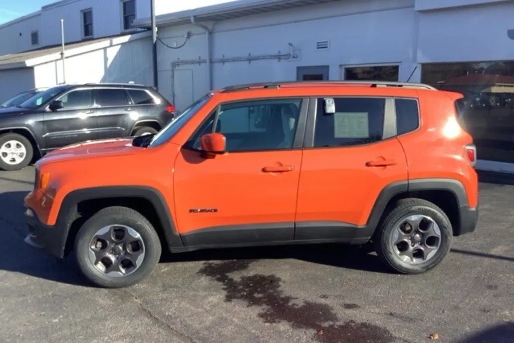 2016 Jeep Renegade Latitude photo 1