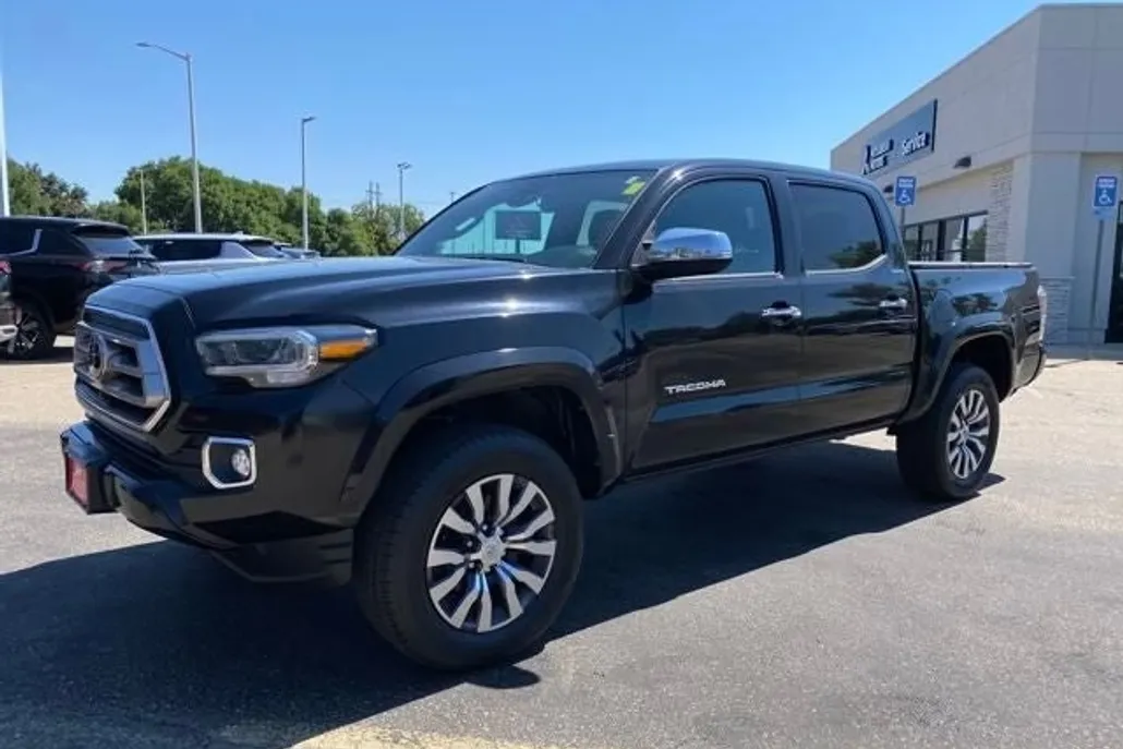 2022 Toyota Tacoma Limited V6 photo 1