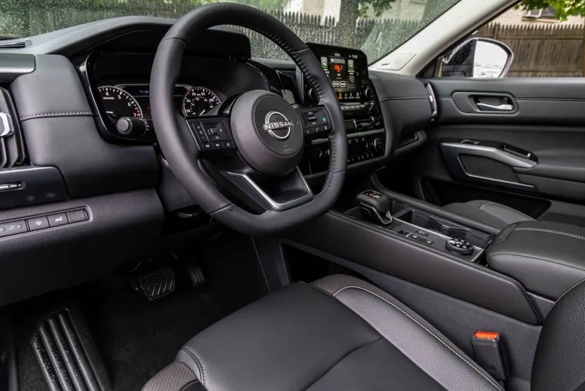 2025 Nissan Pathfinder SL photo 1