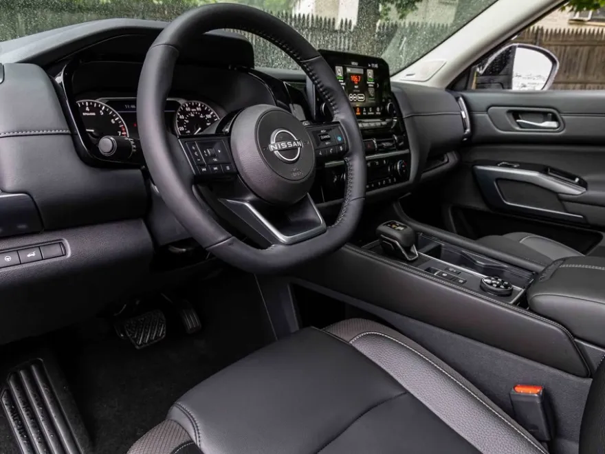 2025 Nissan Pathfinder SL photo 1