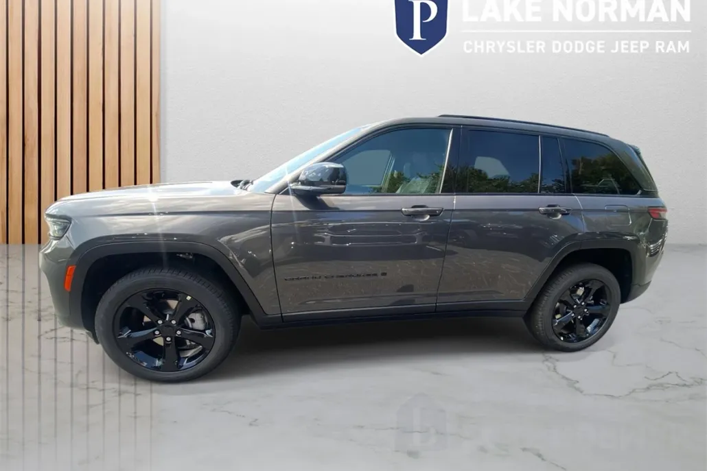 2025 Jeep Grand Cherokee Limited photo 1