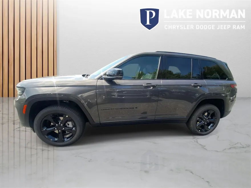 2025 Jeep Grand Cherokee Limited photo 1