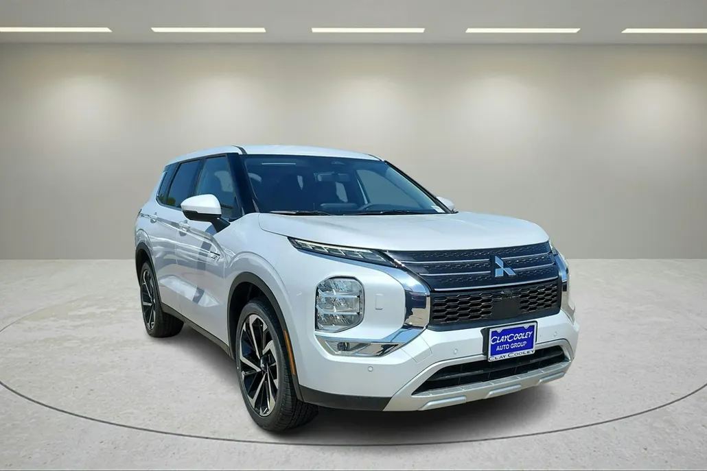 2025 Mitsubishi Outlander PHEV SE photo 1