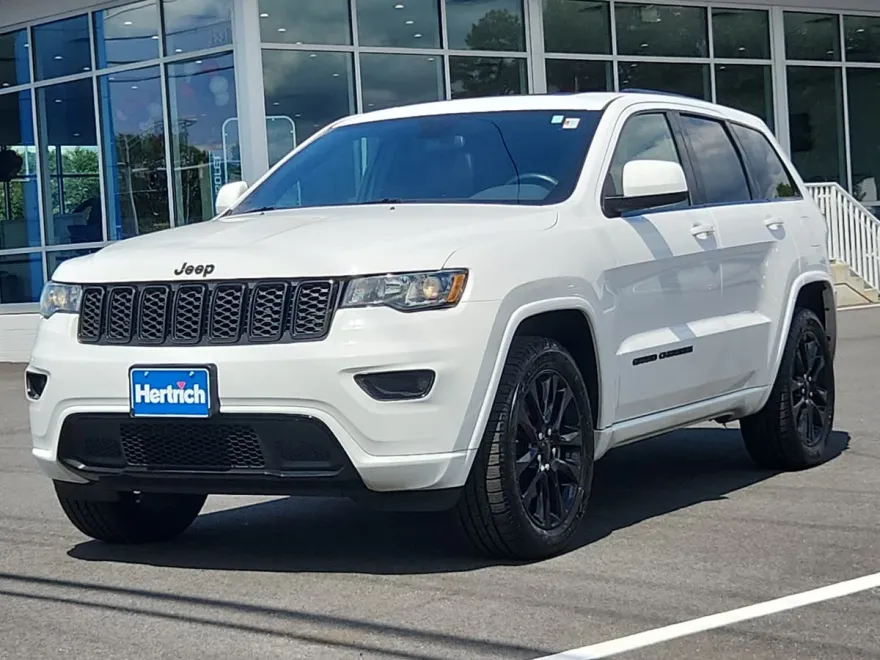 2021 Jeep Grand Cherokee Laredo X photo 1