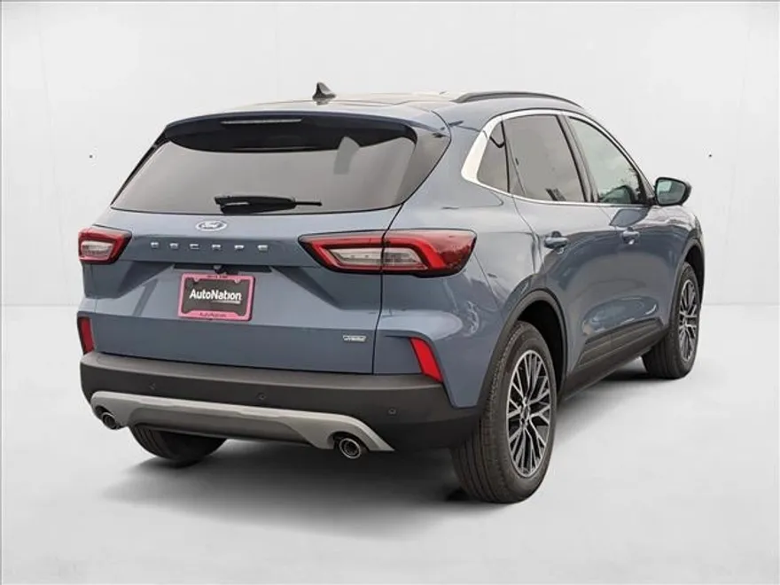 2025 Ford Escape photo 1