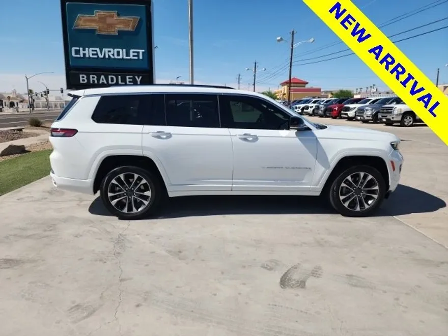 2024 Jeep Grand Cherokee Overland photo 1