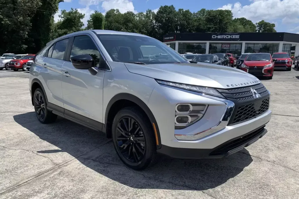 2025 Mitsubishi Eclipse Cross LE photo 1