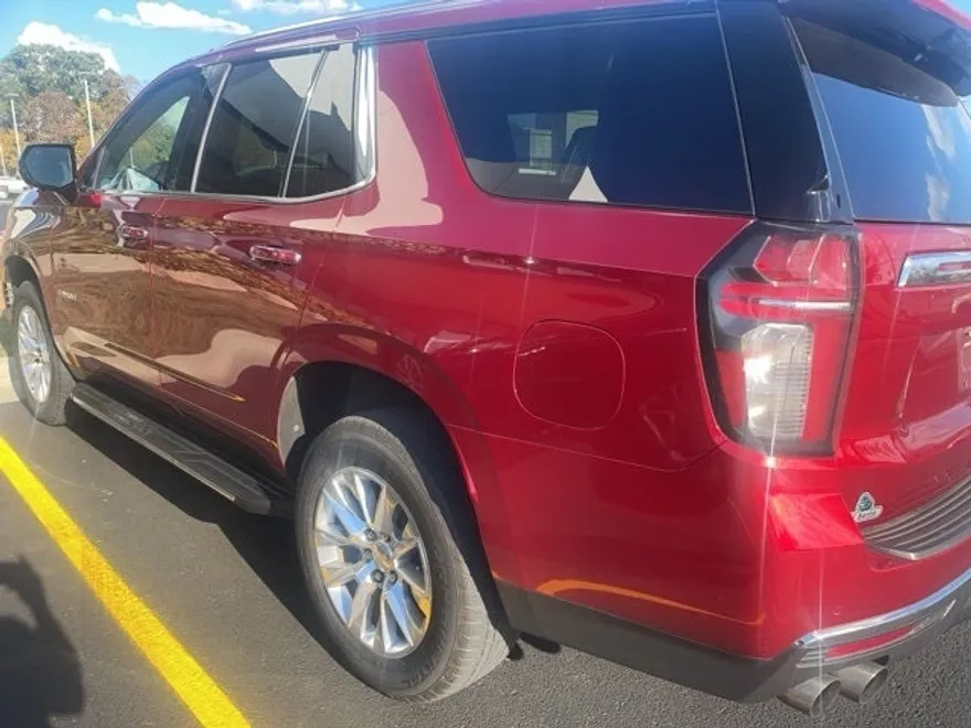2022 Chevrolet Tahoe Premier photo 1