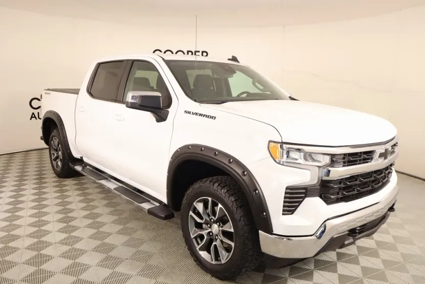 2023 Chevrolet Silverado 1500 LT1 photo 1