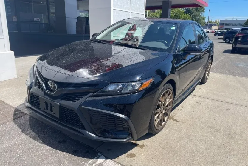 2023 Toyota Camry SE photo 1
