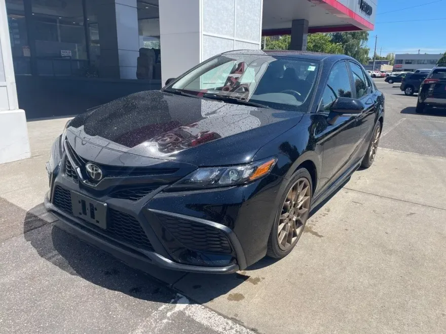 2023 Toyota Camry SE photo 1