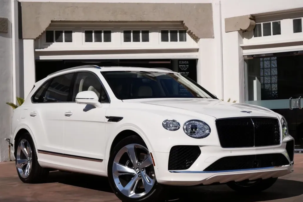 2025 Bentley Bentayga Hybrid photo 1