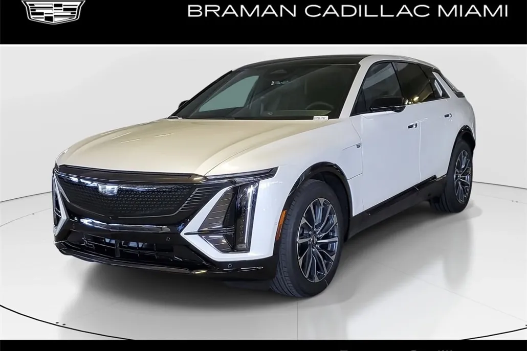 2025 Cadillac Lyriq Sport photo 1
