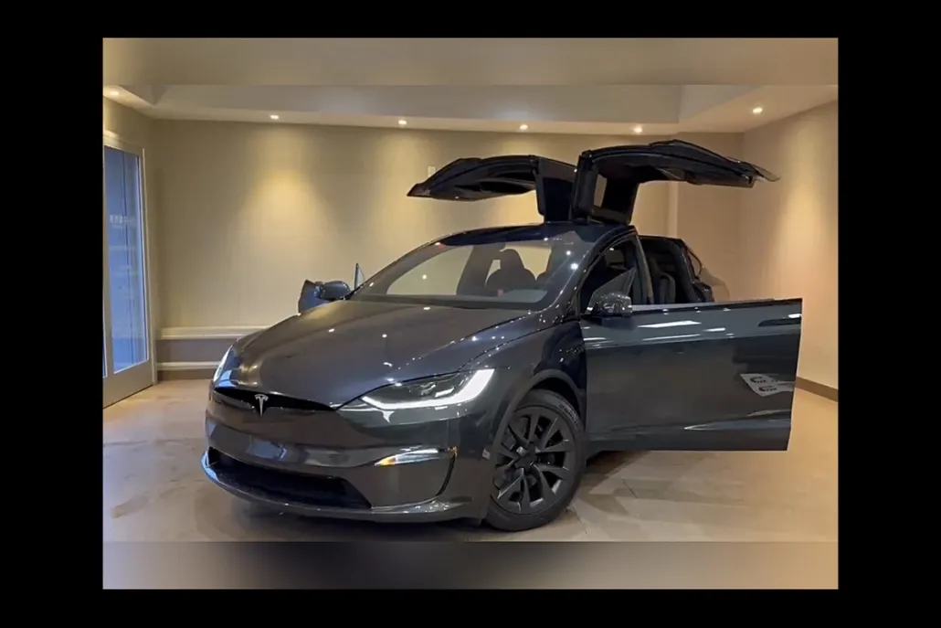 2024 Tesla Model X Plaid photo 1