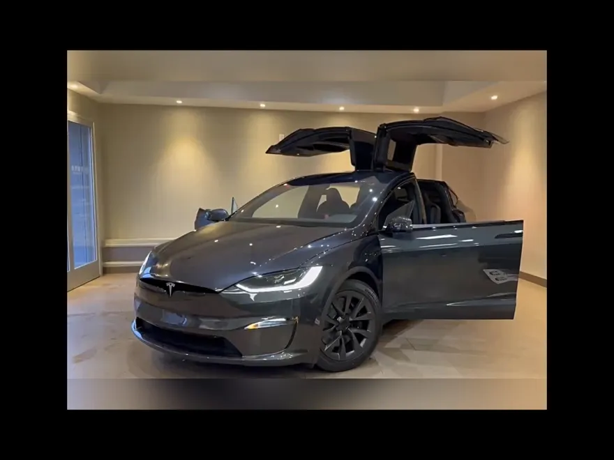2024 Tesla Model X Plaid photo 1