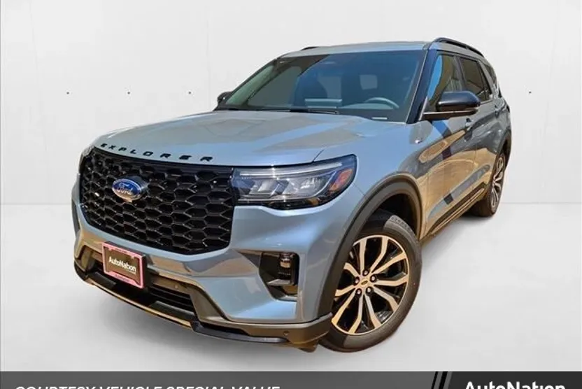 2025 Ford Explorer ST-Line photo 1