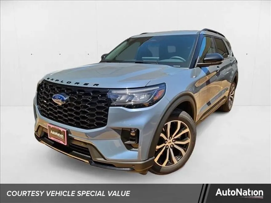 2025 Ford Explorer ST-Line photo 1