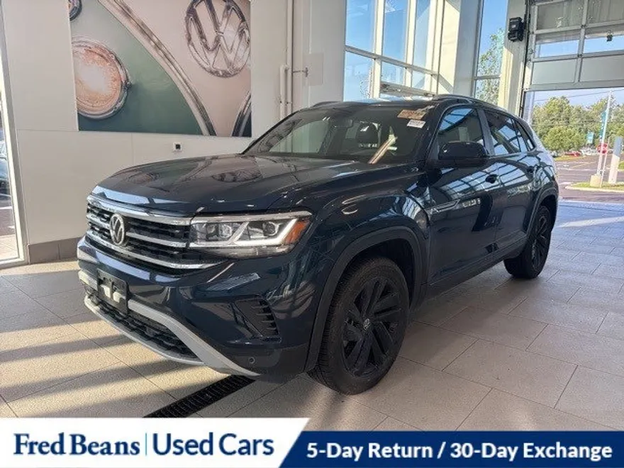 2022 Volkswagen Atlas Cross Sport V6 SE Technology photo 1