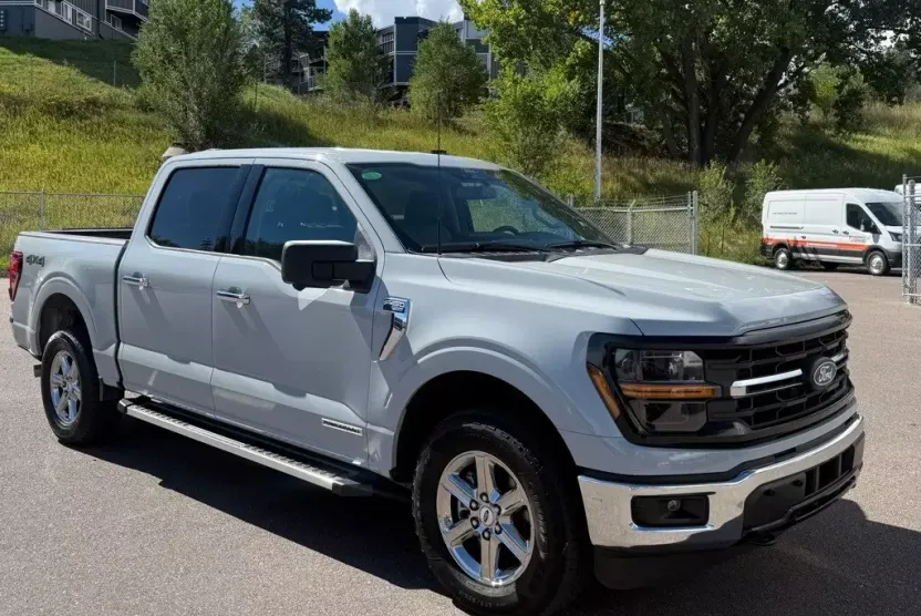 2024 Ford F-150 XLT photo 1