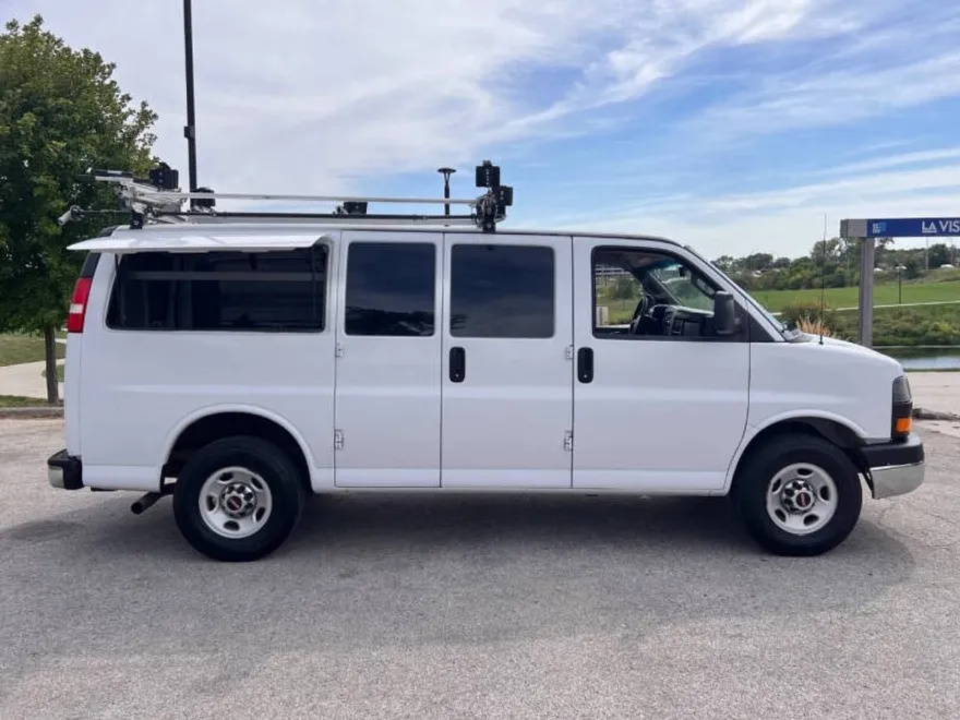 2017 Gmc Savana 2500 Cargo photo 1
