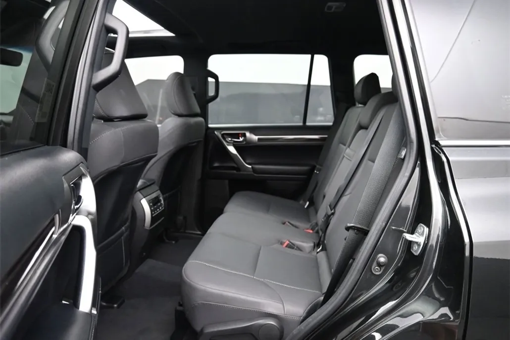 2023 Lexus GX Premium photo 1