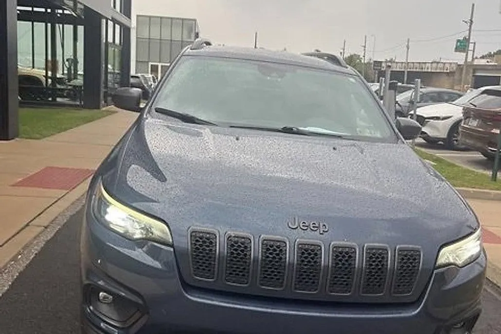2021 Jeep Cherokee 80th Anniversary Edition photo 1