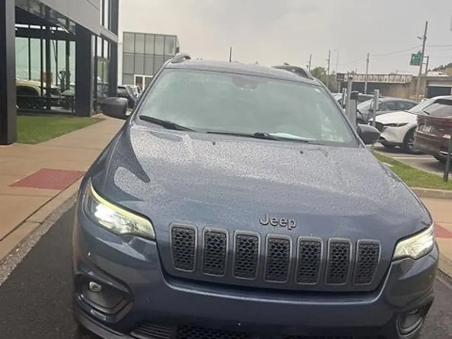 2021 Jeep Cherokee 80th Anniversary Edition photo 1
