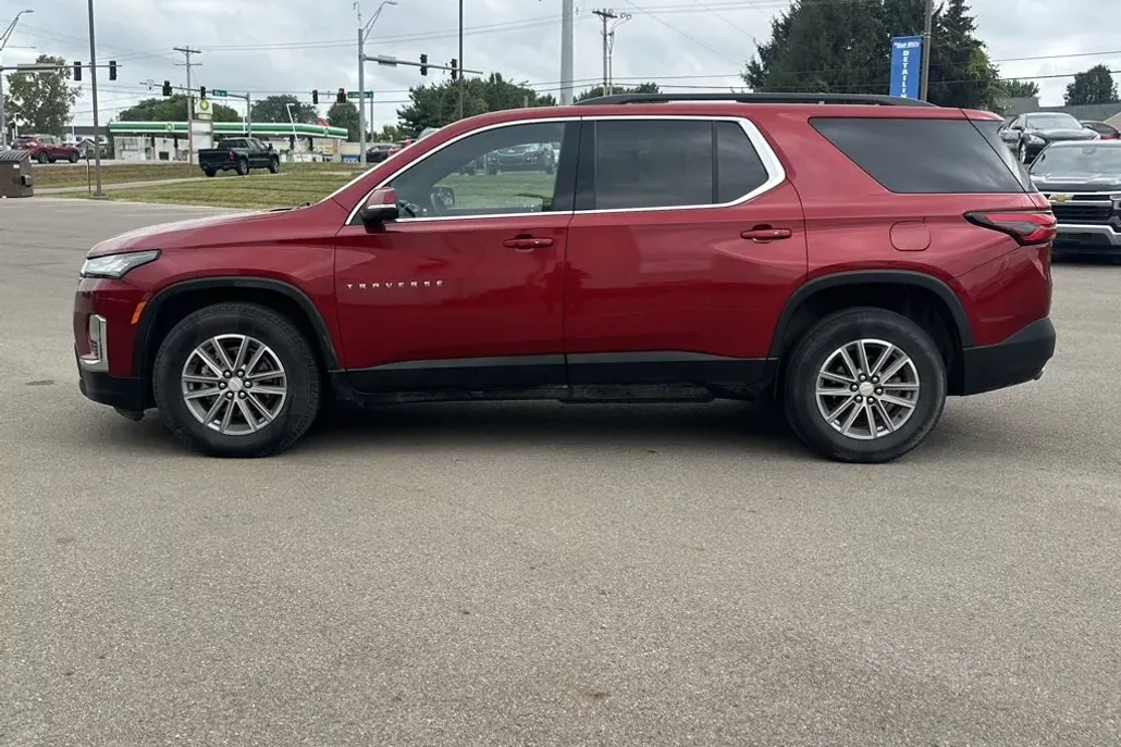 2023 Chevrolet Traverse Cloth 1LT photo 1