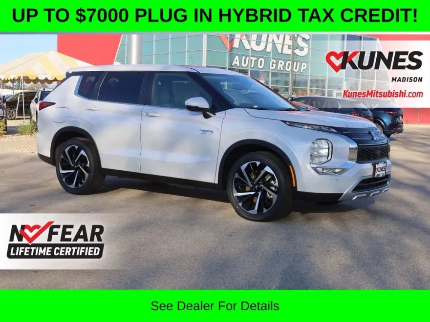 2025 Mitsubishi Outlander PHEV SE photo 1