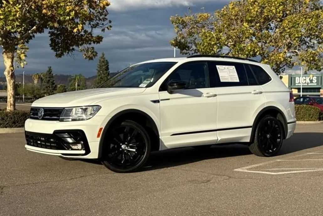 2021 Volkswagen Tiguan SE R-Line Black photo 1