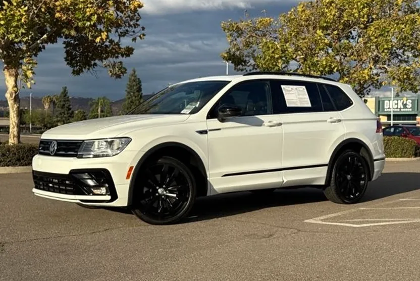 2021 Volkswagen Tiguan SE R-Line Black photo 1