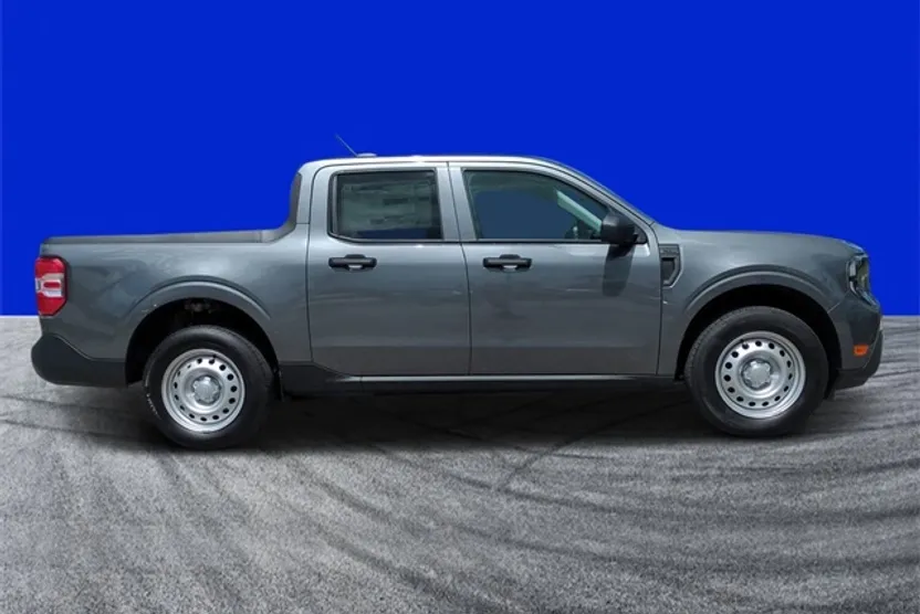 2025 Ford Maverick XL photo 1