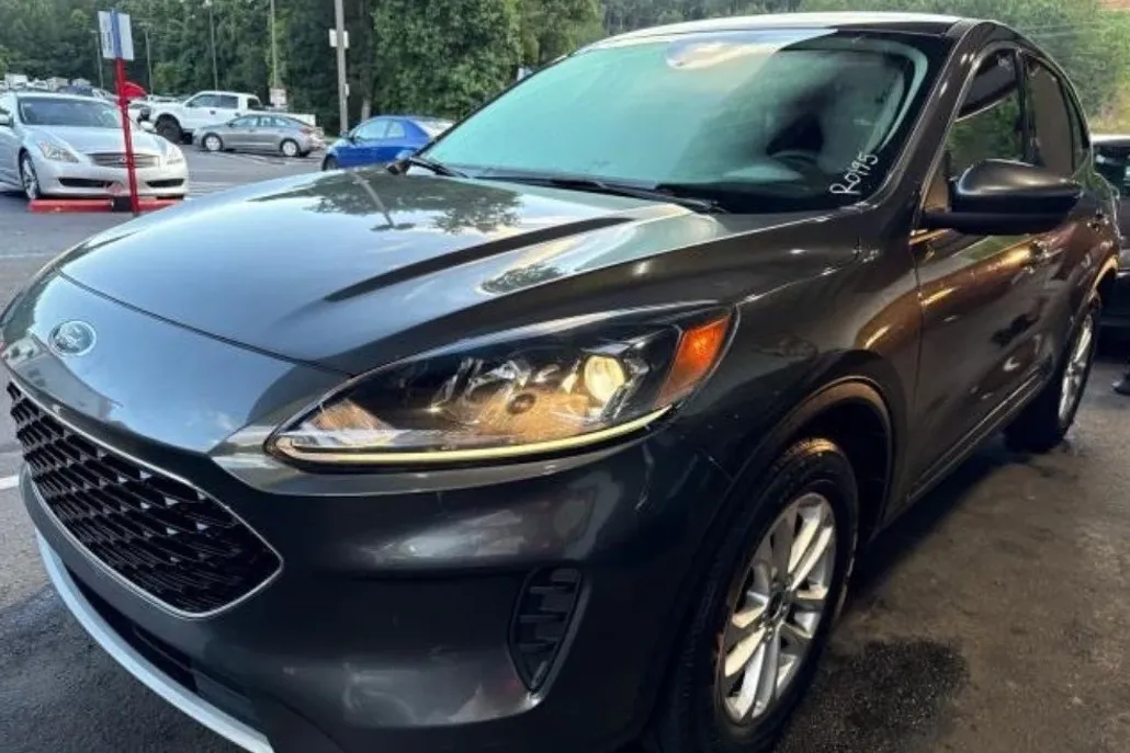2020 Ford Escape SE photo 1