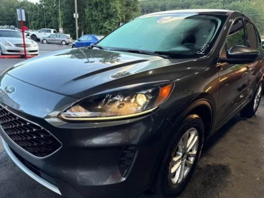 2020 Ford Escape SE photo 1