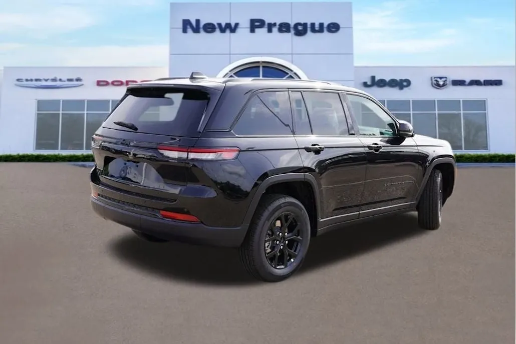 2025 Jeep Grand Cherokee Altitude photo 1