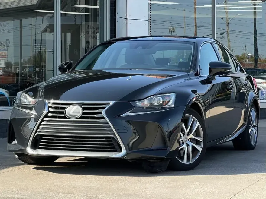 2019 Lexus IS 300 photo 1