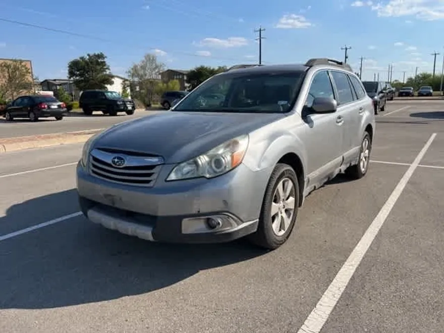 2011 Subaru Outback 2.5i Limited photo 1