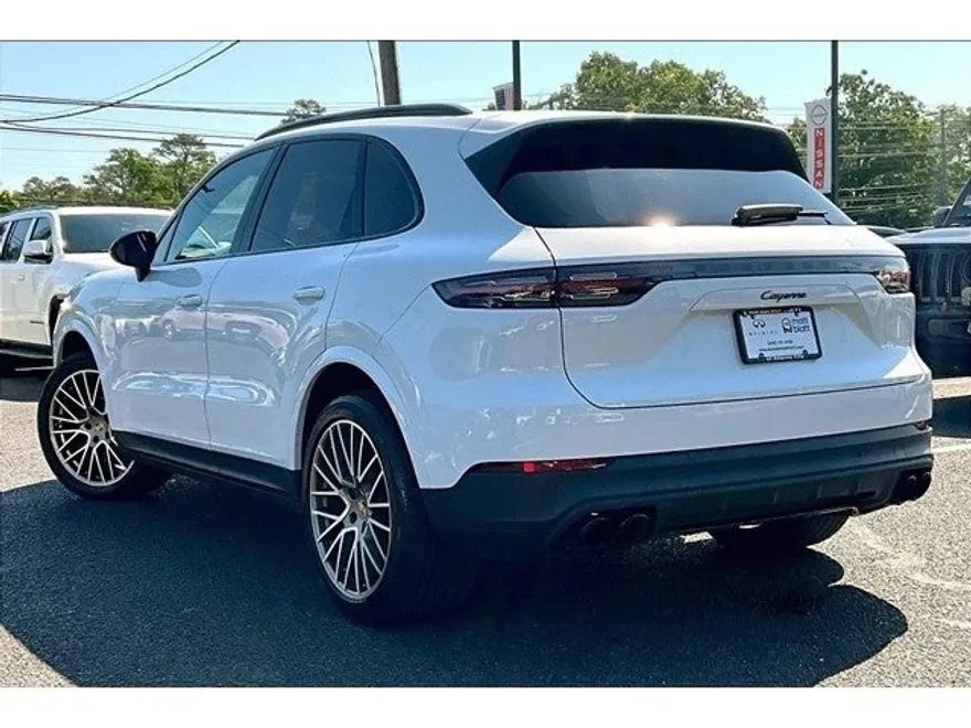 2023 Porsche Cayenne Platinum Edition photo 42