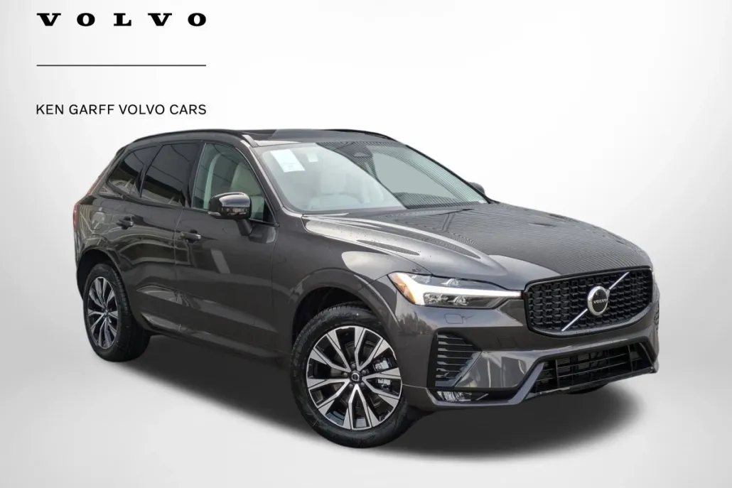 2025 Volvo XC60 Core photo 1