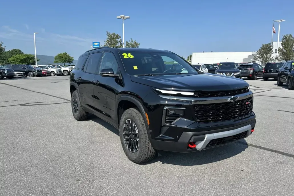 2026 Chevrolet Traverse Z71 photo 1