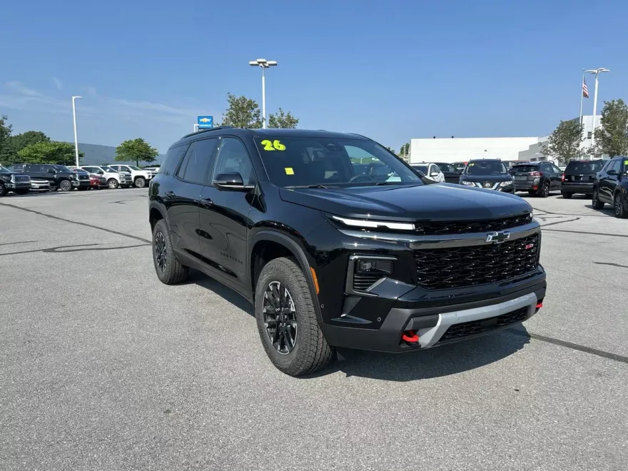 2026 Chevrolet Traverse Z71 photo 1