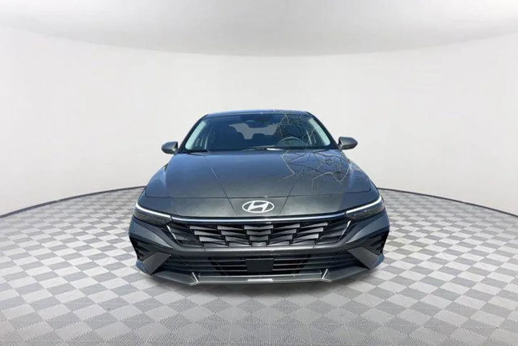 2025 Hyundai Elantra SEL Convenience photo 1