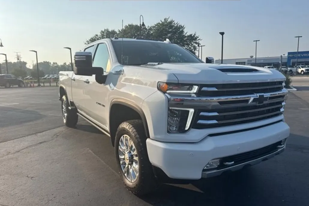 2023 Chevrolet Silverado 3500HD High Country photo 1