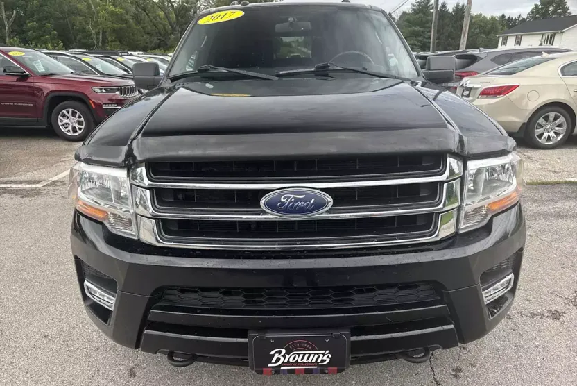2017 Ford Expedition XLT photo 1