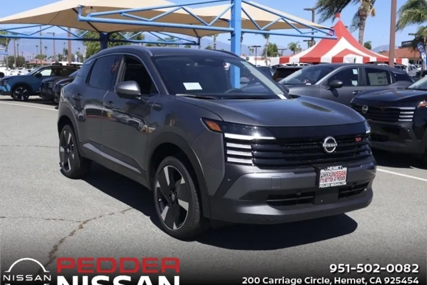 2025 Nissan Kicks SR photo 1